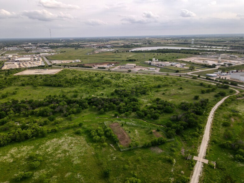 2630 PIPELINE rd, Cleburne, TX à vendre - Photo du bâtiment - Image 2 de 8
