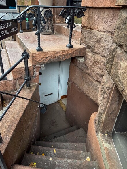 64 7th Ave, Brooklyn, NY à louer - Photo du bâtiment - Image 2 de 9