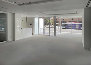 635 W 42nd St, New York, NY for lease Interior Photo- Image 2 of 4