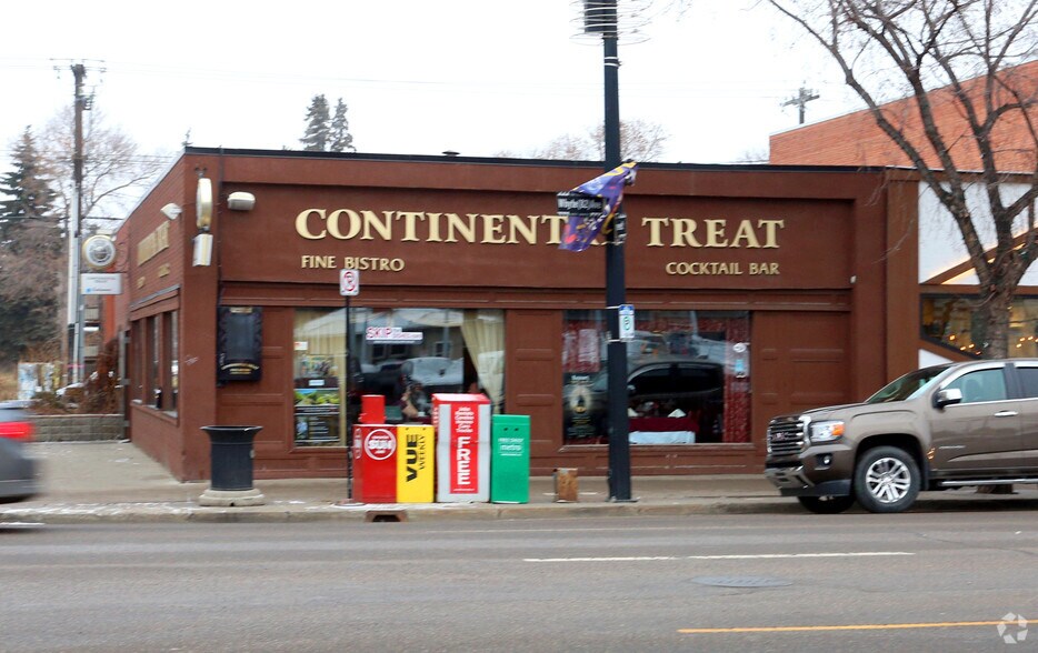 10560 82nd Ave NW, Edmonton, AB à vendre - Photo du bâtiment - Image 2 de 2