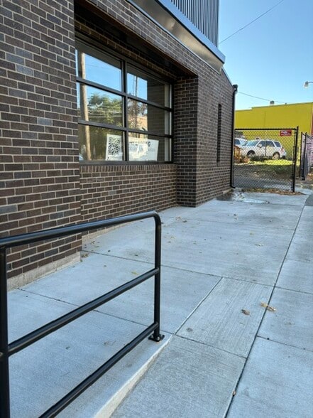 6640 NE Martin Luther King Jr Blvd, Portland, OR for lease - Building Photo - Image 3 of 9