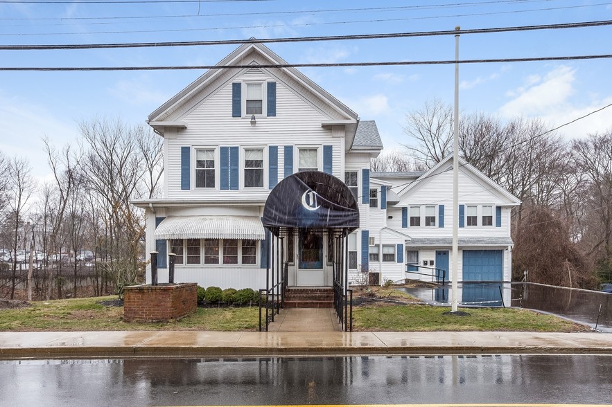 38 Center St, North Easton, MA à vendre - Photo principale - Image 1 de 1