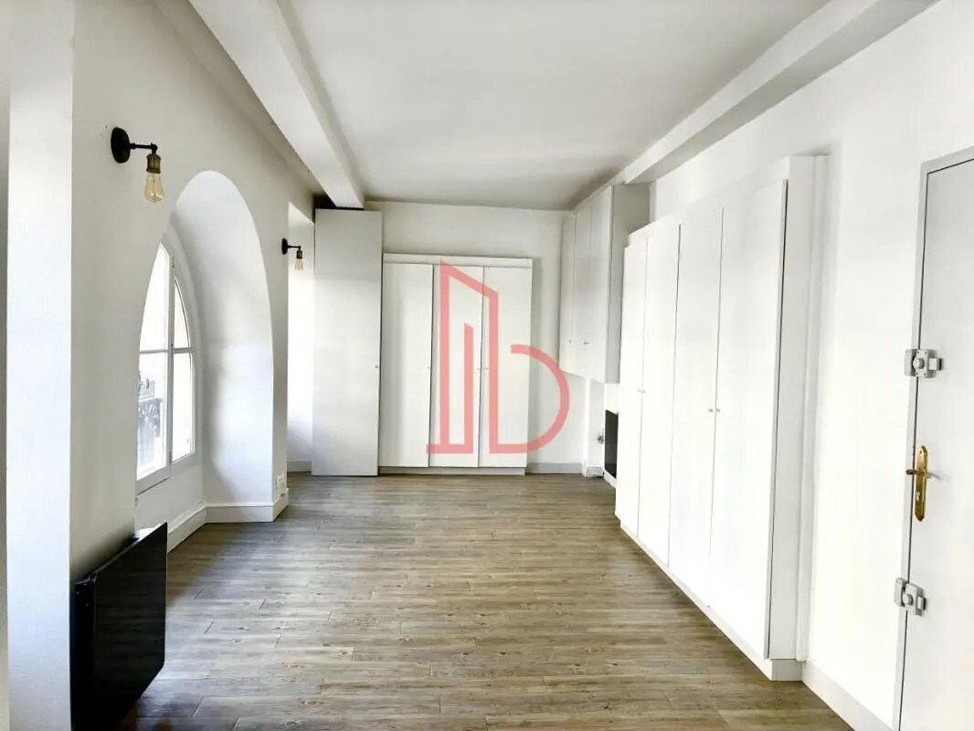 Office in Bordeaux for lease Interior Photo- Image 1 of 8