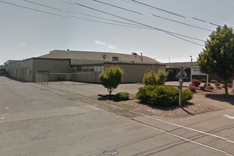 2950 NW 29th Ave, Portland, OR à louer Photo du bâtiment- Image 2 de 2