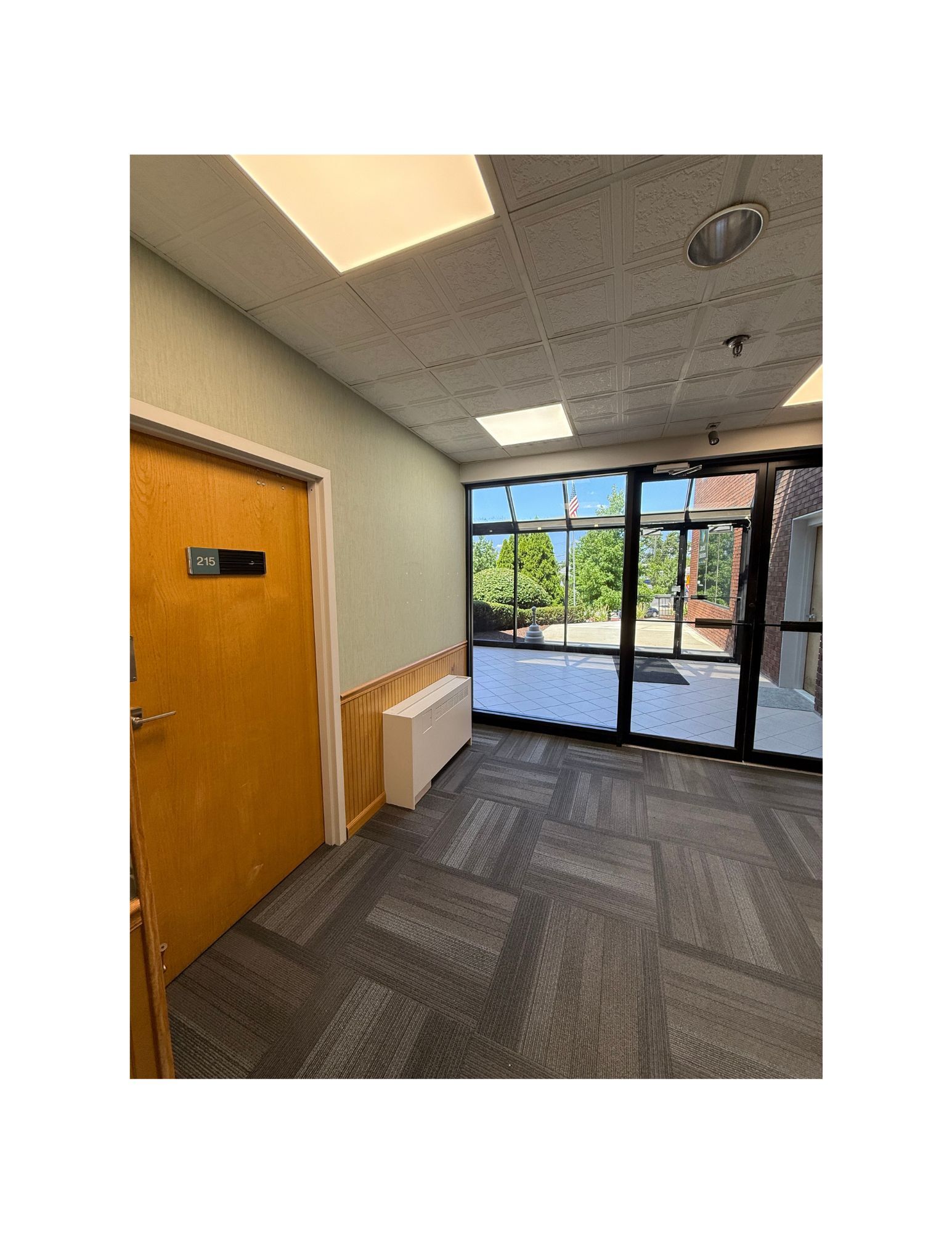 131 New London Tpke, Glastonbury, CT for lease Interior Photo- Image 1 of 15
