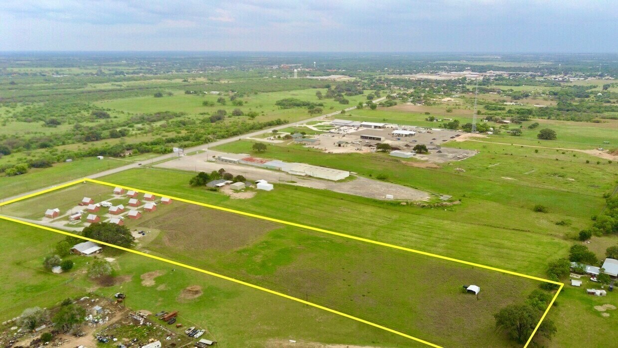 573 Texas 97, Floresville, TX à vendre Photo principale- Image 1 de 1