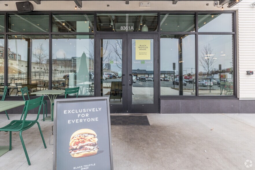 8361 Leesburg Pike, Vienna, VA à vendre - Photo du bâtiment - Image 2 de 5