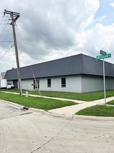 200-220 W Ridge Rd, Villa Park, IL à louer - Photo du bâtiment - Image 3 de 10