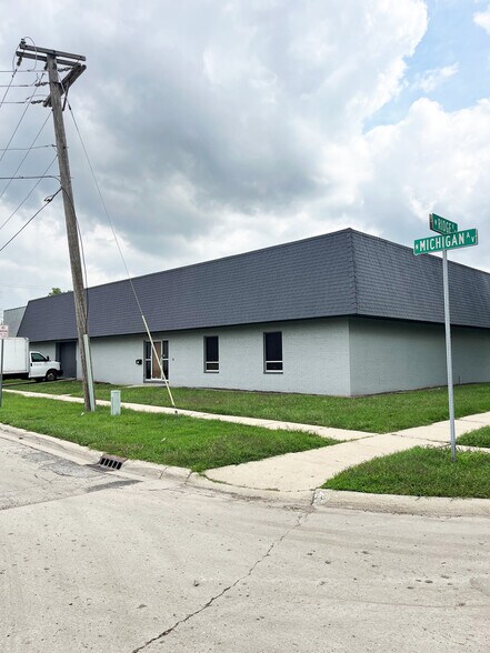 701 N Michigan Ave, Villa Park, IL for lease - Building Photo - Image 3 of 7