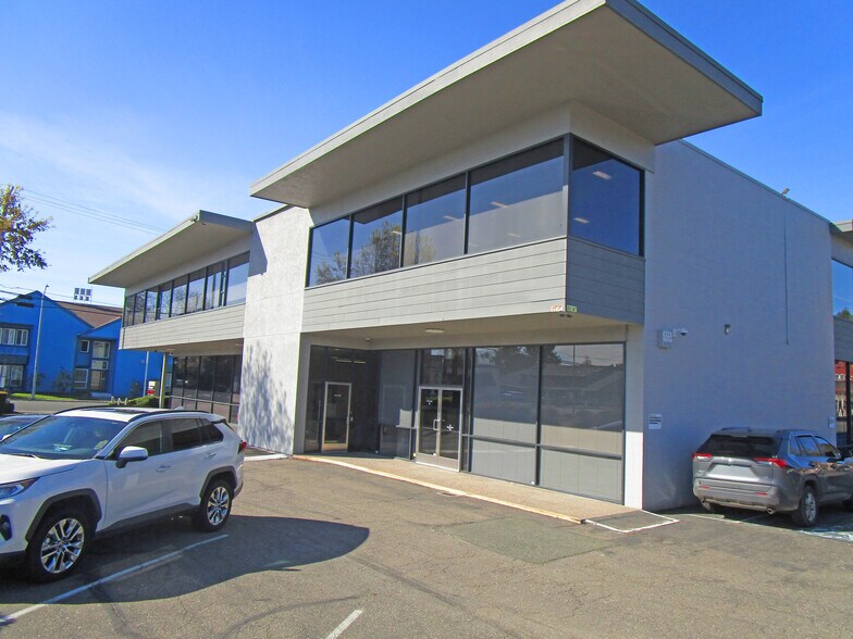 2544 Cleveland Ave, Santa Rosa, CA à louer - Photo du bâtiment - Image 3 de 6