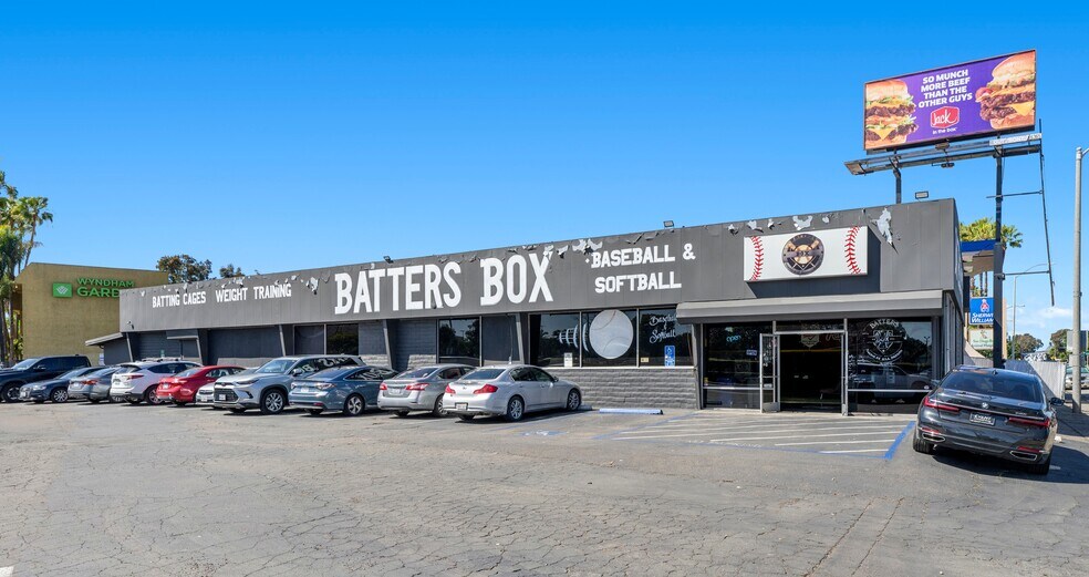 3601 Sports Arena Blvd, San Diego, CA à louer - Photo du bâtiment - Image 2 de 4