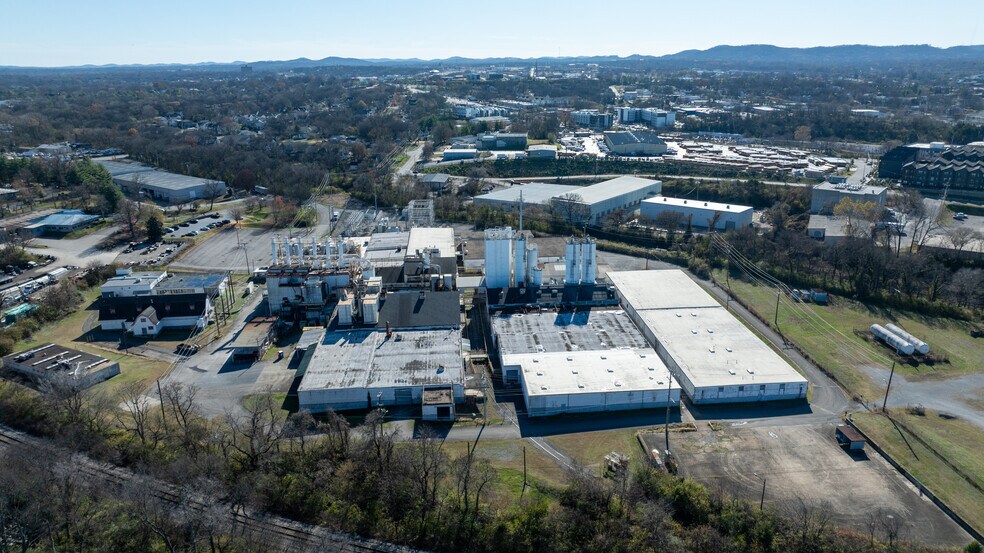 970 Fiber Glass Rd, Nashville, TN for sale - Building Photo - Image 2 of 9