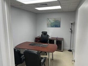 2801 Greene St, Hollywood, FL for lease Interior Photo- Image 2 of 2