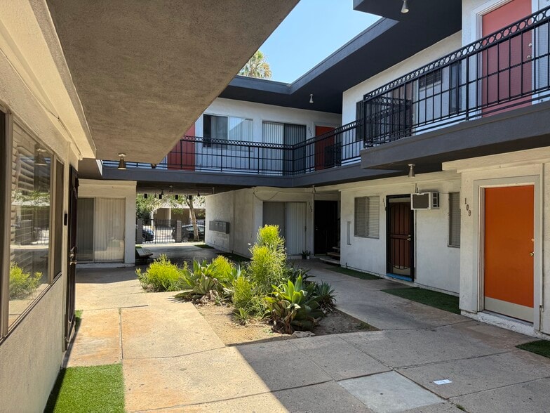 5741 Virginia Ave, Los Angeles, CA for sale - Building Photo - Image 2 of 12