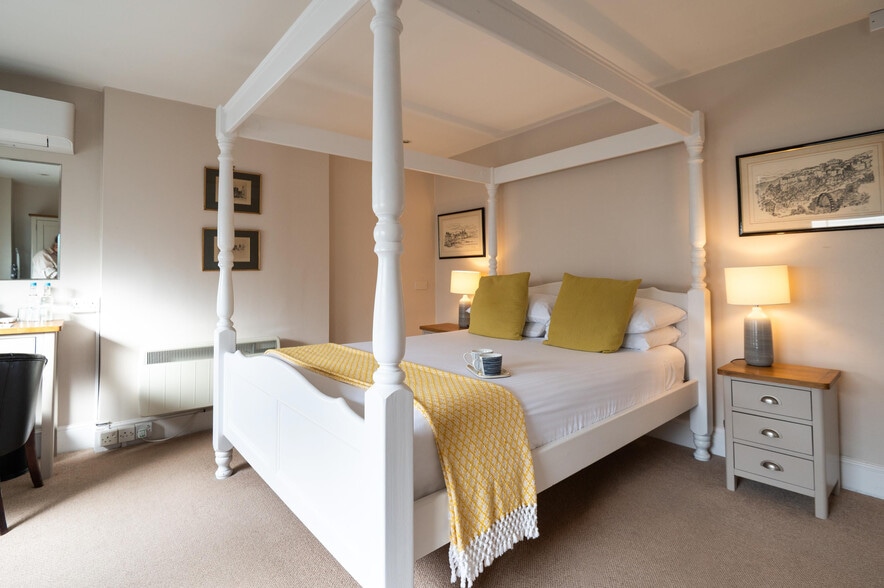High St, Seaview for sale - Interior Photo - Image 3 of 14