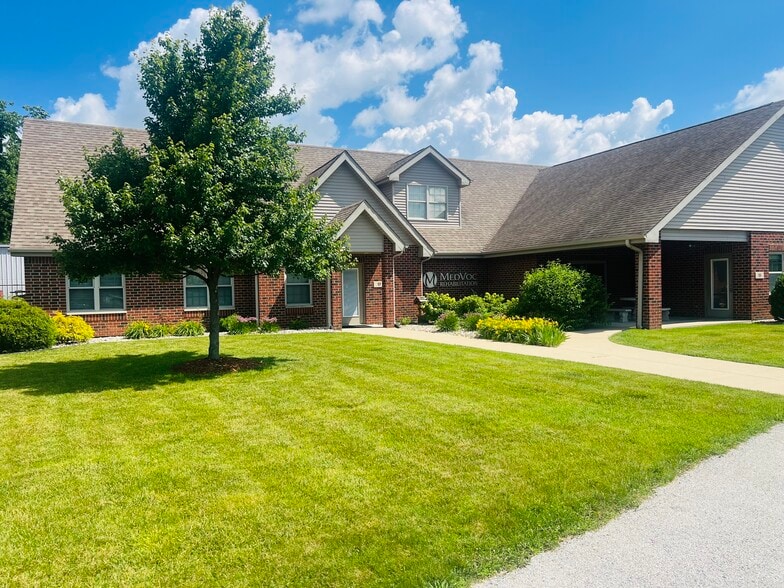 15-17 Scrementi Ln, Steger, IL for sale - Building Photo - Image 2 of 9