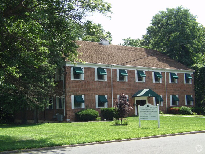 37 3rd St, Bordentown, NJ for sale - Primary Photo - Image 1 of 36