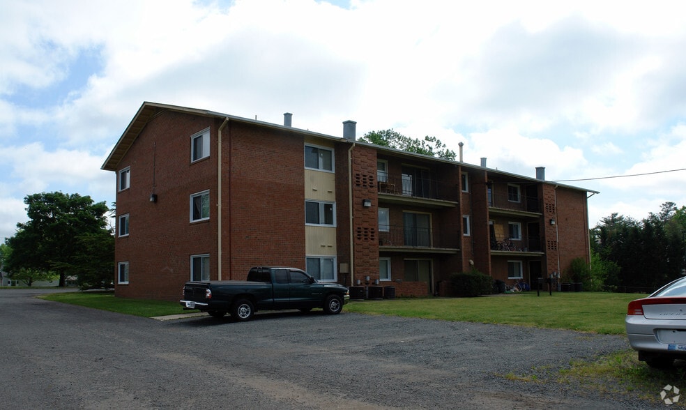 9512 Fairview Ave, Manassas, VA for sale - Building Photo - Image 3 of 6