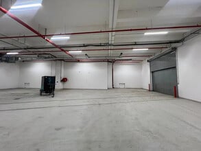 Industriel dans Paris à louer Photo du bâtiment- Image 1 de 1