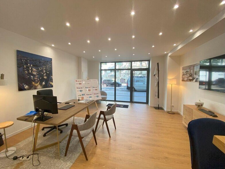 Retail in Boulogne-Billancourt for lease - Interior Photo - Image 2 of 7
