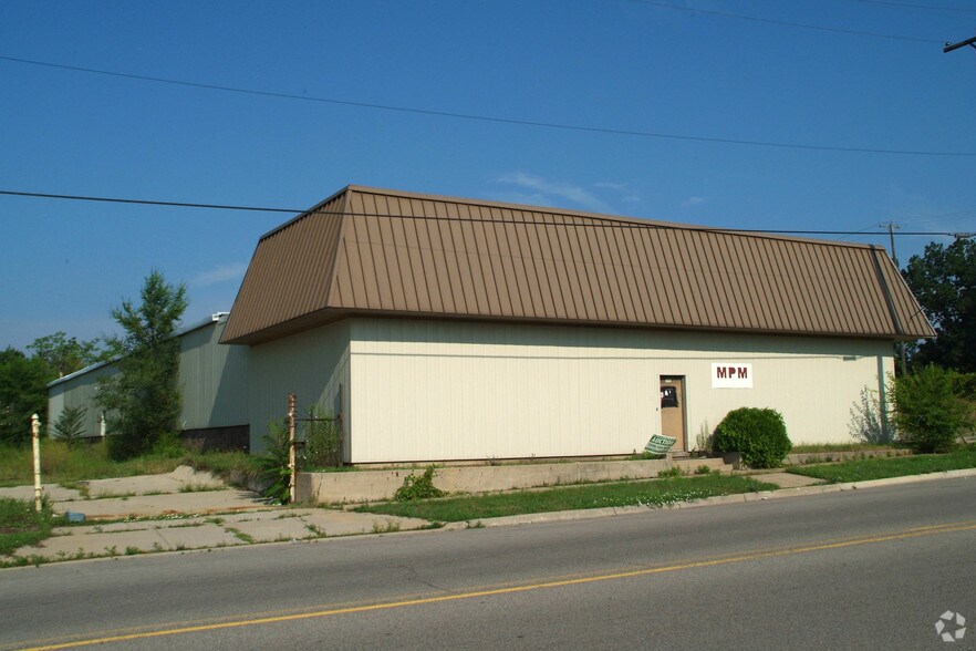 350 S Sanford St, Pontiac, MI à louer - Photo du bâtiment - Image 2 de 5