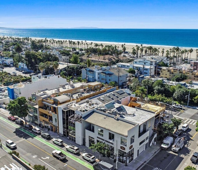 2210 Main St, Santa Monica, CA à louer - Photo du bâtiment - Image 3 de 5