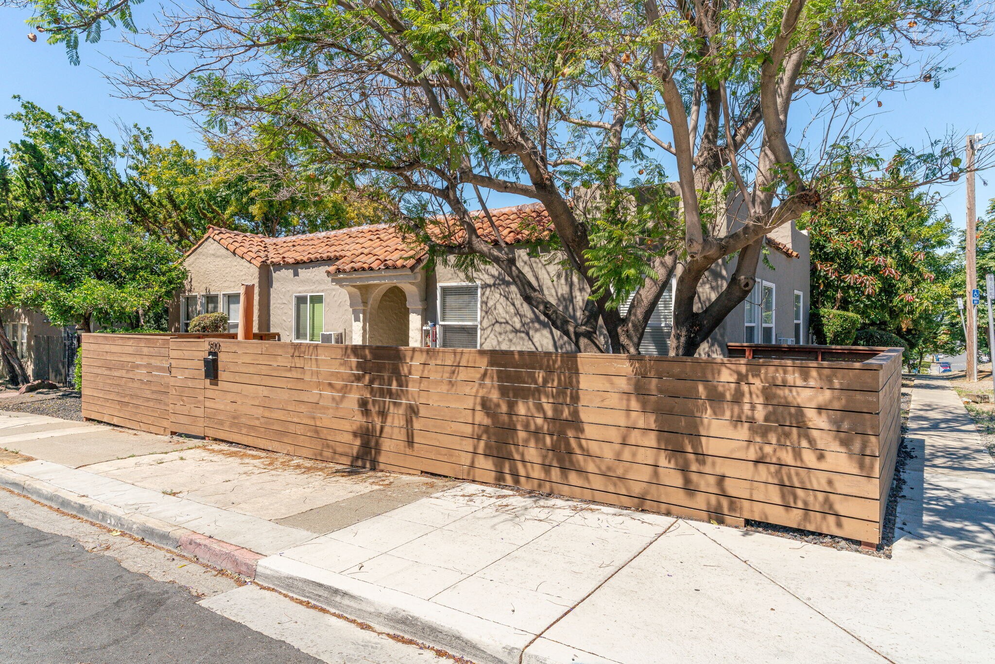 500-522 H St, Antioch, CA à vendre Photo du bâtiment- Image 1 de 17