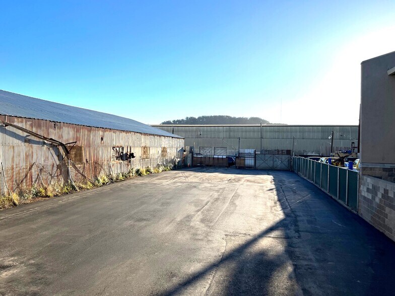 1251 Thomas Ave, San Francisco, CA à vendre - Photo du bâtiment - Image 1 de 3