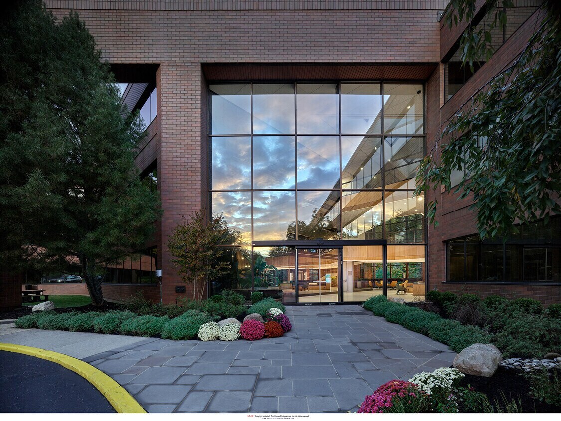 100 Berwyn Park, Berwyn, PA for lease Interior Photo- Image 1 of 11