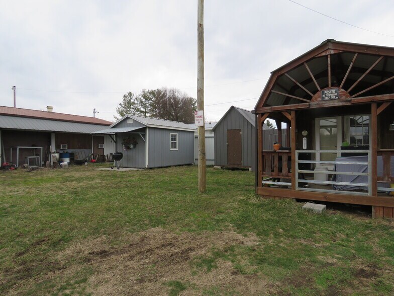 5497 S Grundy Quarles Hwy, Bloomington Springs, TN à vendre - Photo du bâtiment - Image 2 de 8