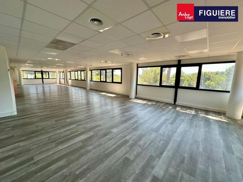 355 Rue Louis De Broglie, Aix-en-Provence for lease - Interior Photo - Image 2 of 8