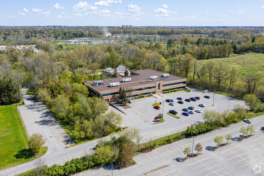 11 Hines Rd, Ottawa, ON à louer - Aérien - Image 2 de 7