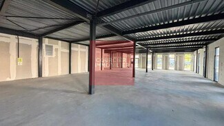 Plus de détails pour 44 Rue Pierre Curie, Plaisir - Local d'activités à louer