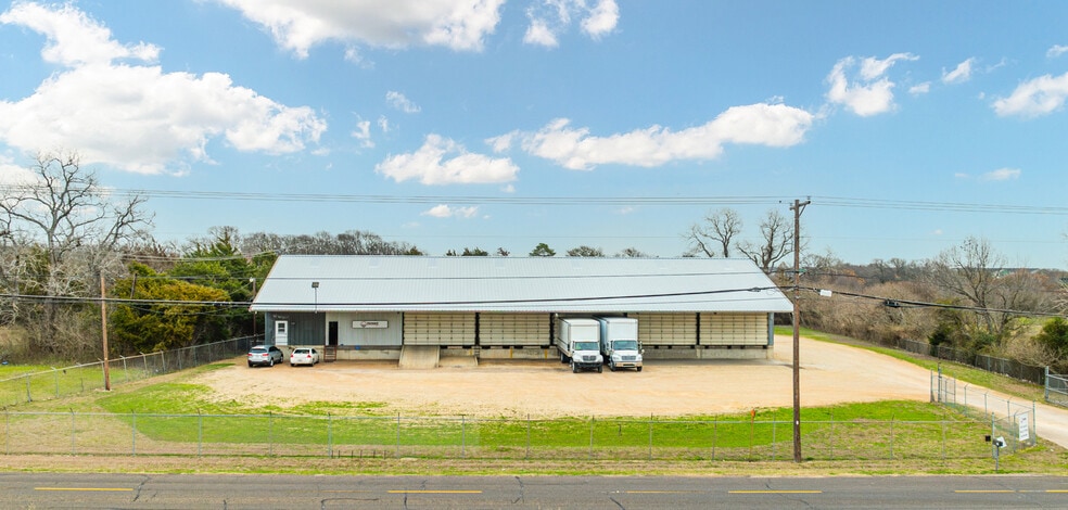 324 S Lacy Dr, Waco, TX for sale - Building Photo - Image 2 of 9