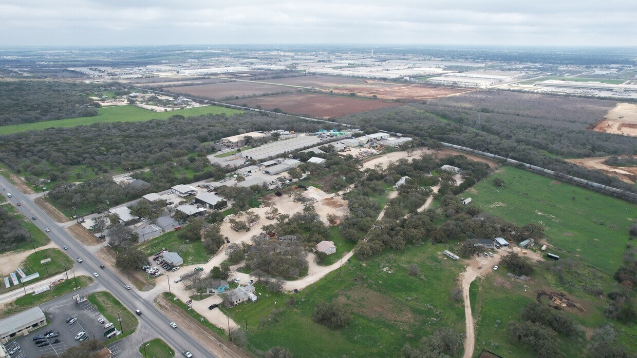 18816 & 18820 FM 2252, San Antonio, TX for sale Primary Photo- Image 1 of 8
