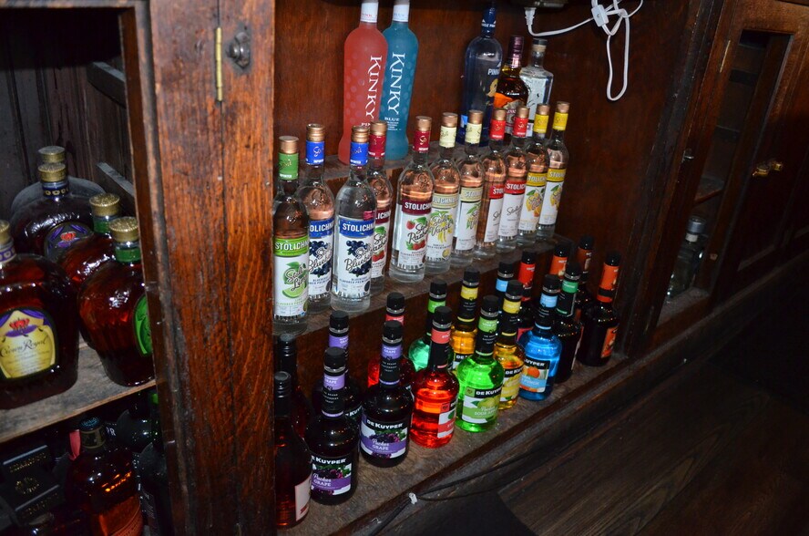 114 E Ivinson Ave, Laramie, WY à vendre - Photo intérieure - Image 2 de 11