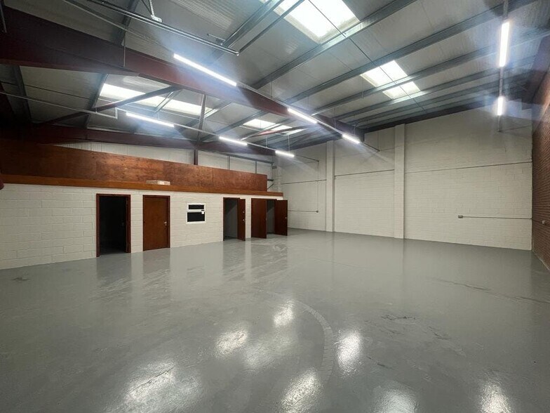 25 Clydesmill Rd, Glasgow à louer - Photo du bâtiment - Image 3 de 7