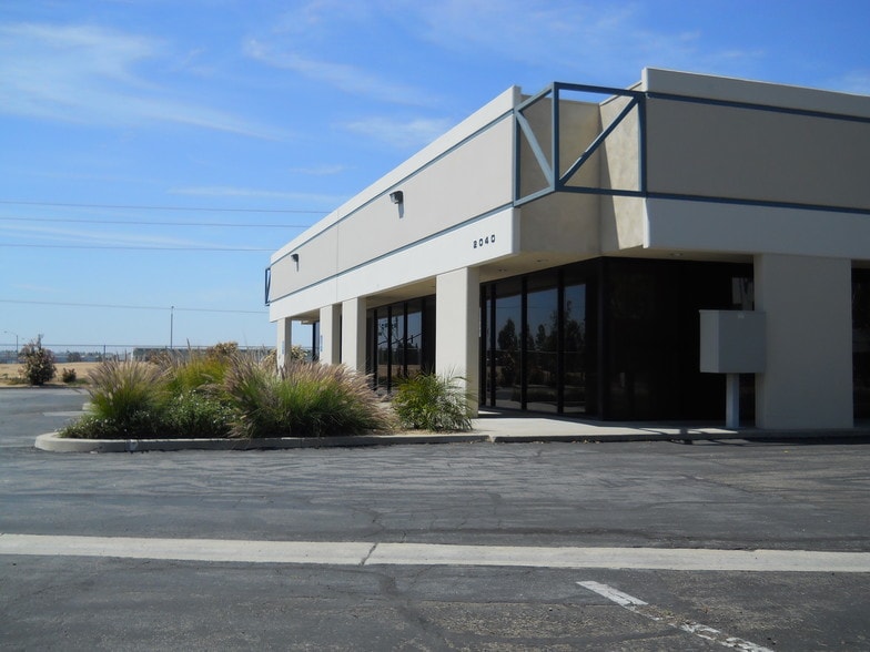 2040 Eastridge Ave, Riverside, CA for lease - Building Photo - Image 2 of 13