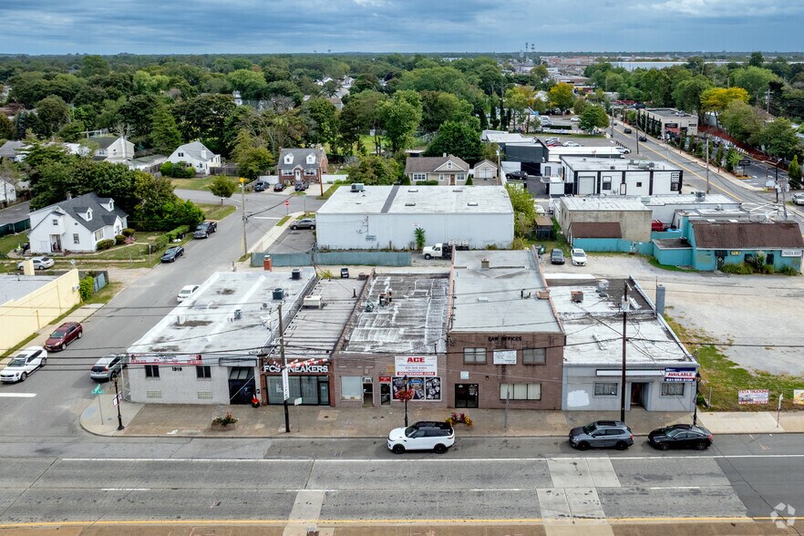 1913 Deer Park Ave, Deer Park, NY à vendre - Aérien - Image 3 de 3