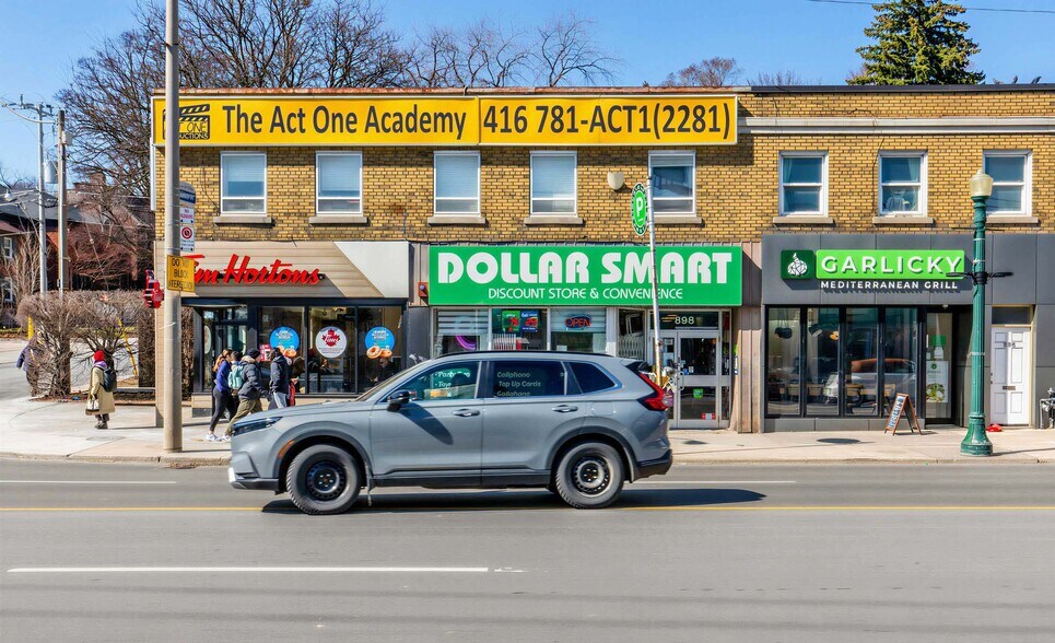 898-900 Eglinton Ave W, Toronto, ON à louer - Photo du bâtiment - Image 1 de 1