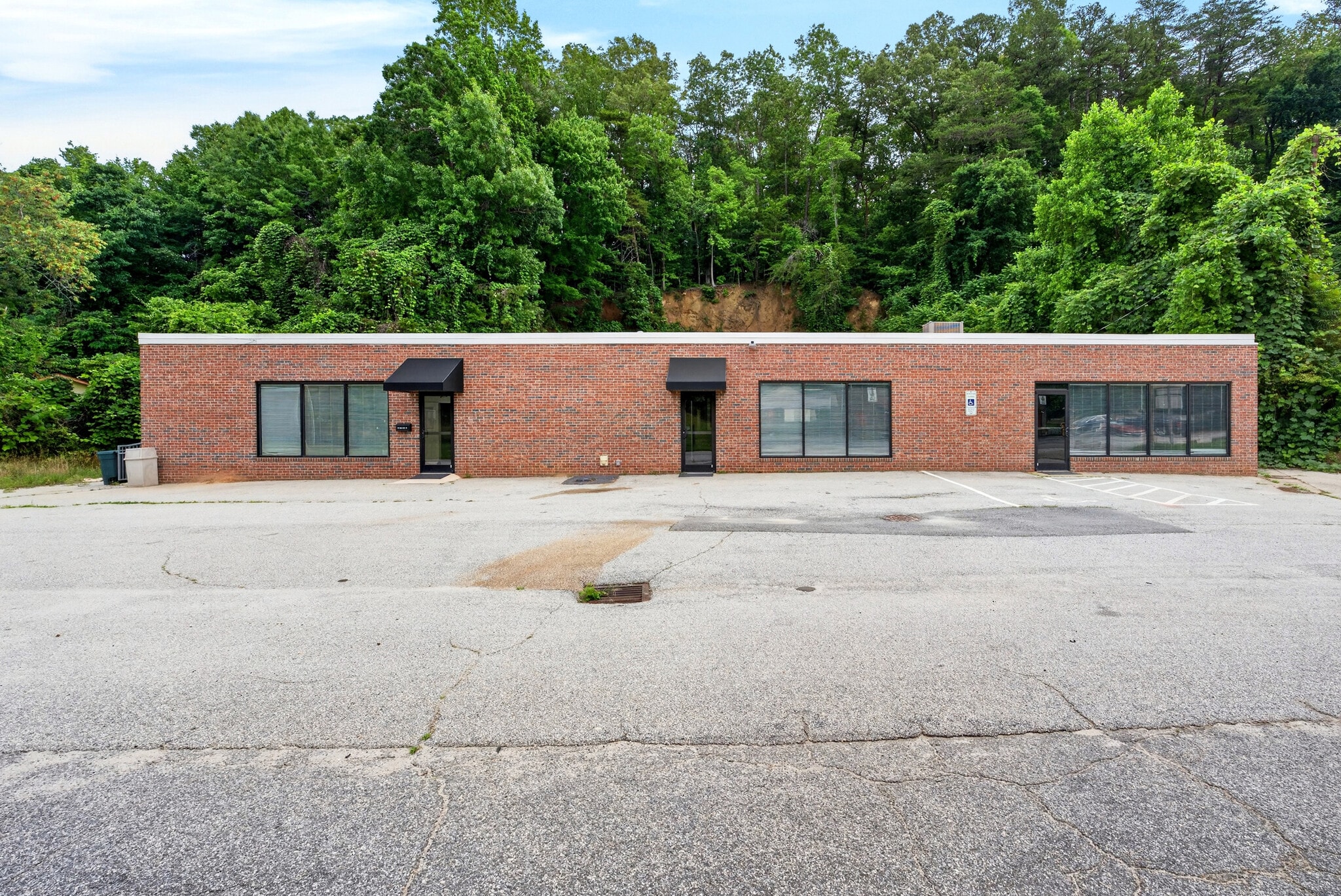 1141 S Trade St, Tryon, NC à louer Photo du bâtiment- Image 1 de 12