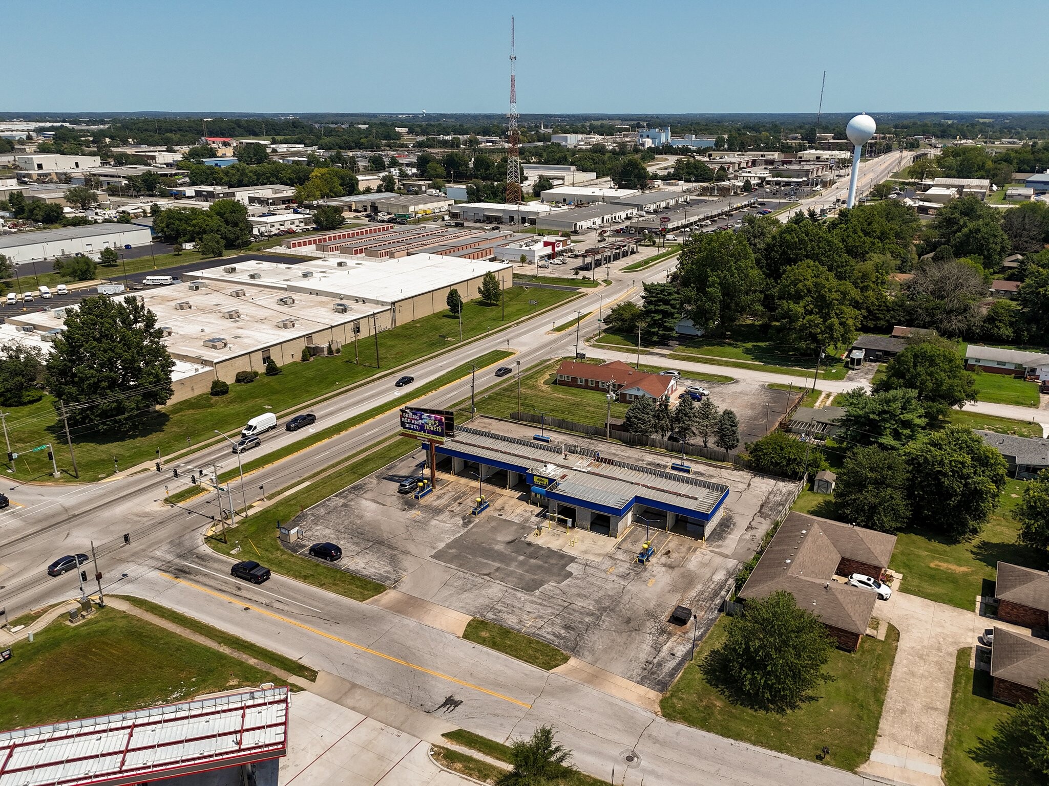 2812 E Chestnut Expy, Springfield, MO for sale Primary Photo- Image 1 of 30