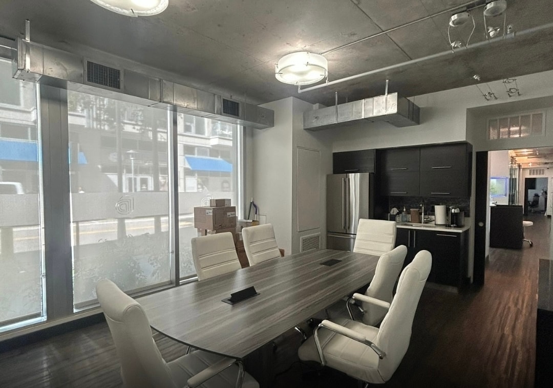 109-111 N 12th St, Tampa, FL for lease Interior Photo- Image 1 of 11
