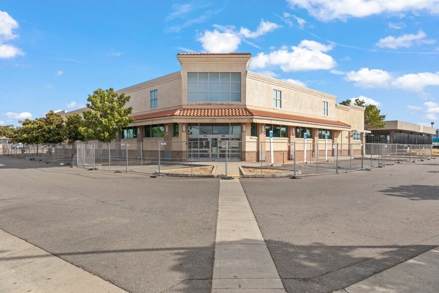 7155 24th St, Sacramento, CA for sale - Building Photo - Image 3 of 14