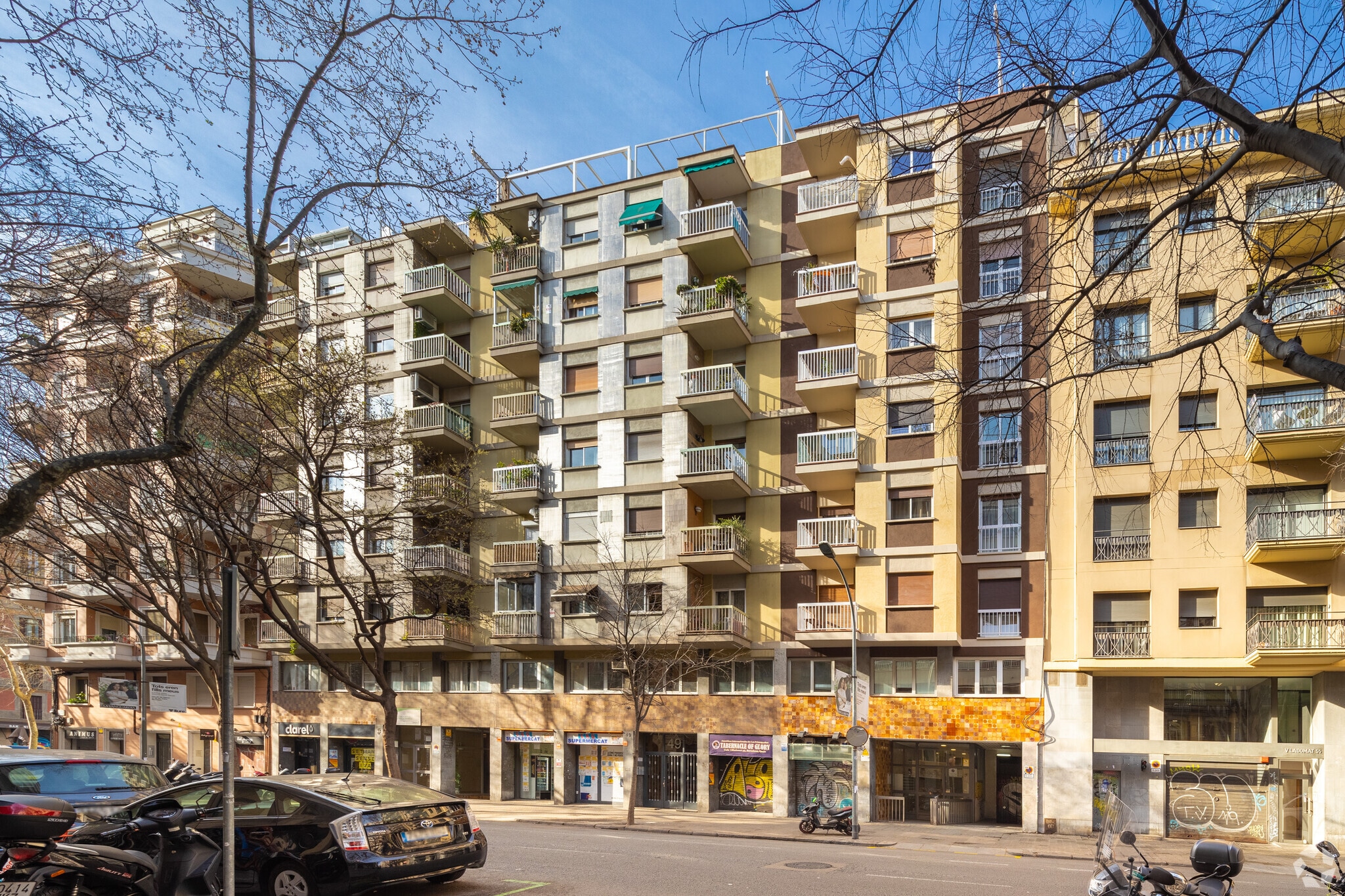 Carrer de Viladomat, 45-53, Barcelona, Barcelona for sale Primary Photo- Image 1 of 5