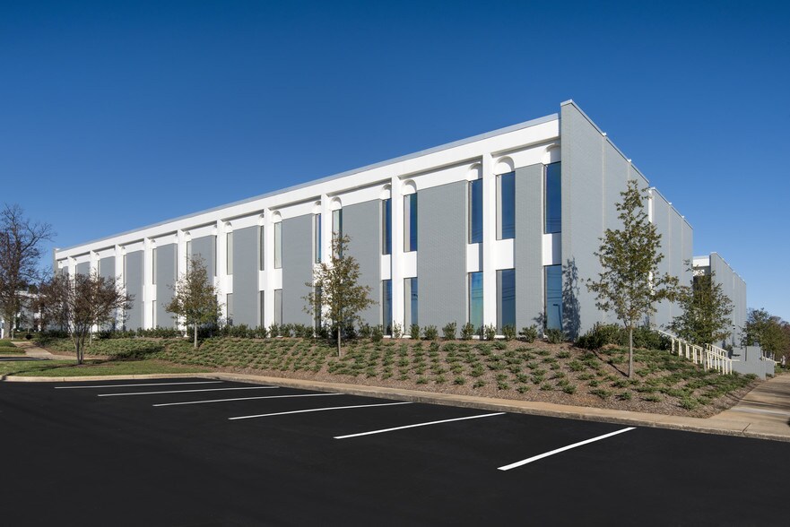 150 Executive Center Dr, Greenville, SC à louer - Photo du bâtiment - Image 2 de 14