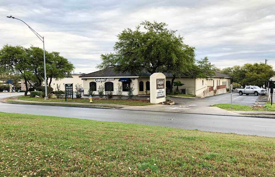 104 Gallery Cir, San Antonio, TX for sale - Building Photo - Image 1 of 1