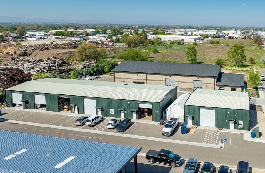 3605-3617 E Comstock Ave, Nampa, ID à vendre - Photo du bâtiment - Image 3 de 8