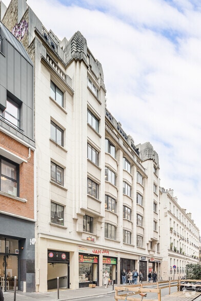 Rue Des Petites Ecuries, Paris for lease - Primary Photo - Image 1 of 9