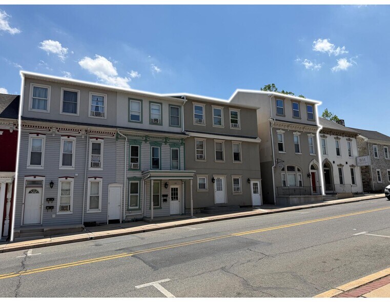 Kutztown Student Housing portfolio of 2 properties for sale on LoopNet.ca - Building Photo - Image 1 of 7